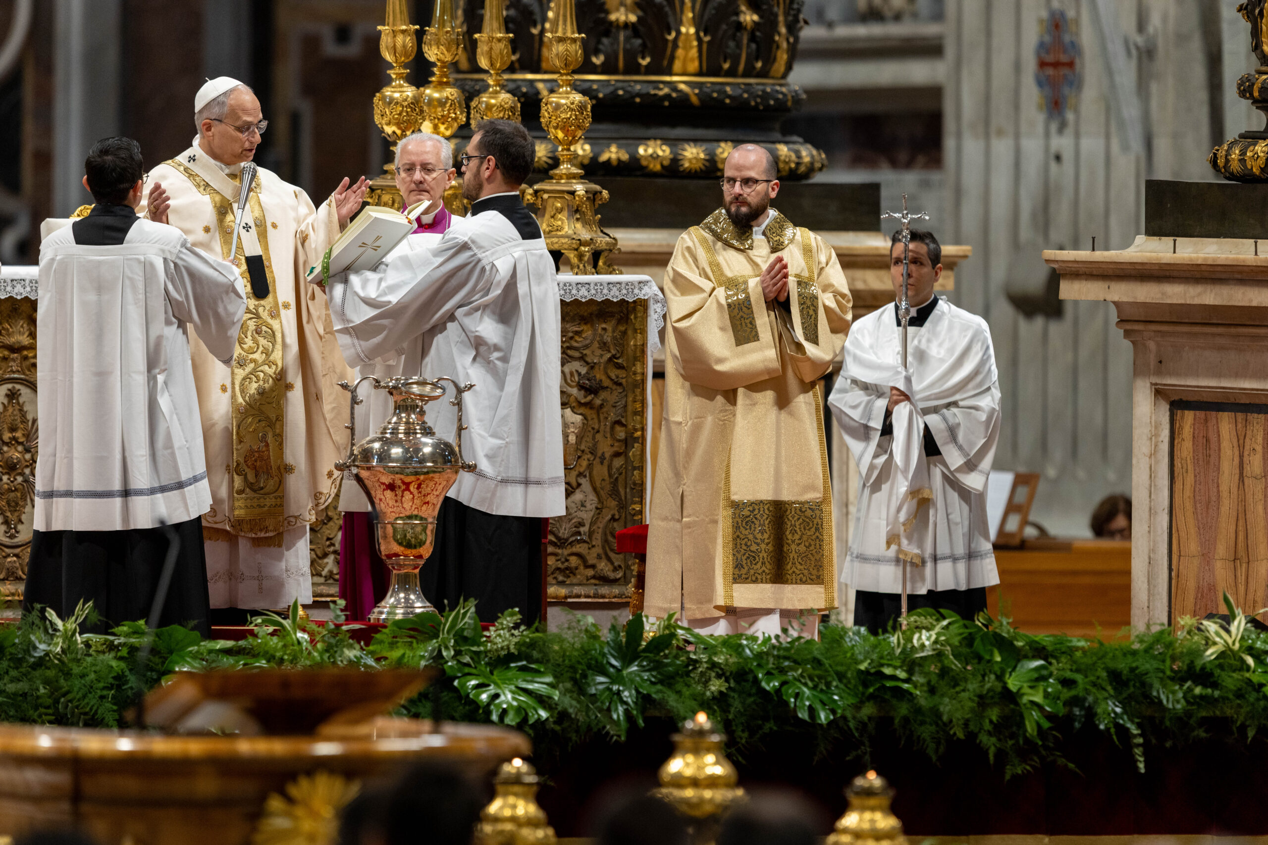PHOTOS: Holy Thursday chrism Mass at the Vatican