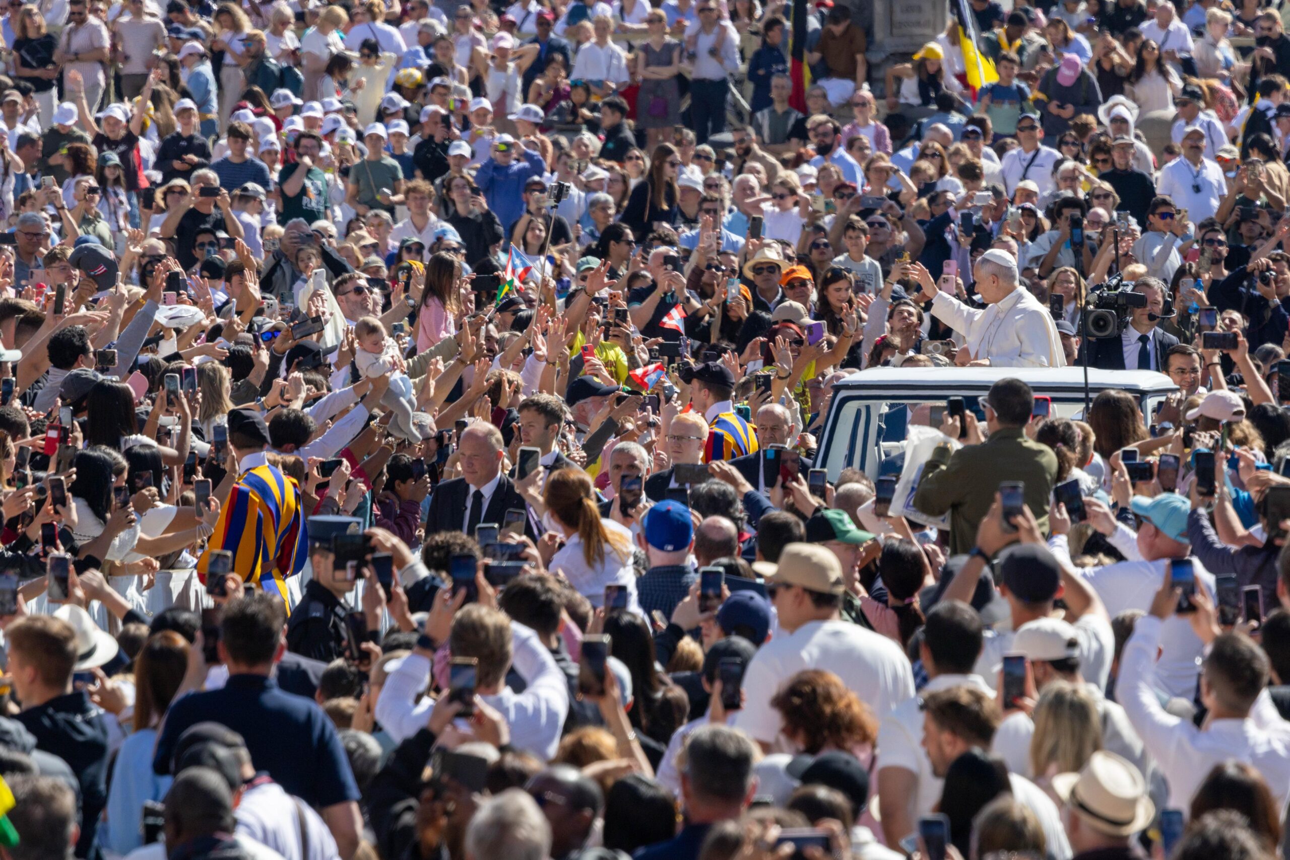 Pope Leo XIV condemns surge of violence in Colombia following attacks on civilians