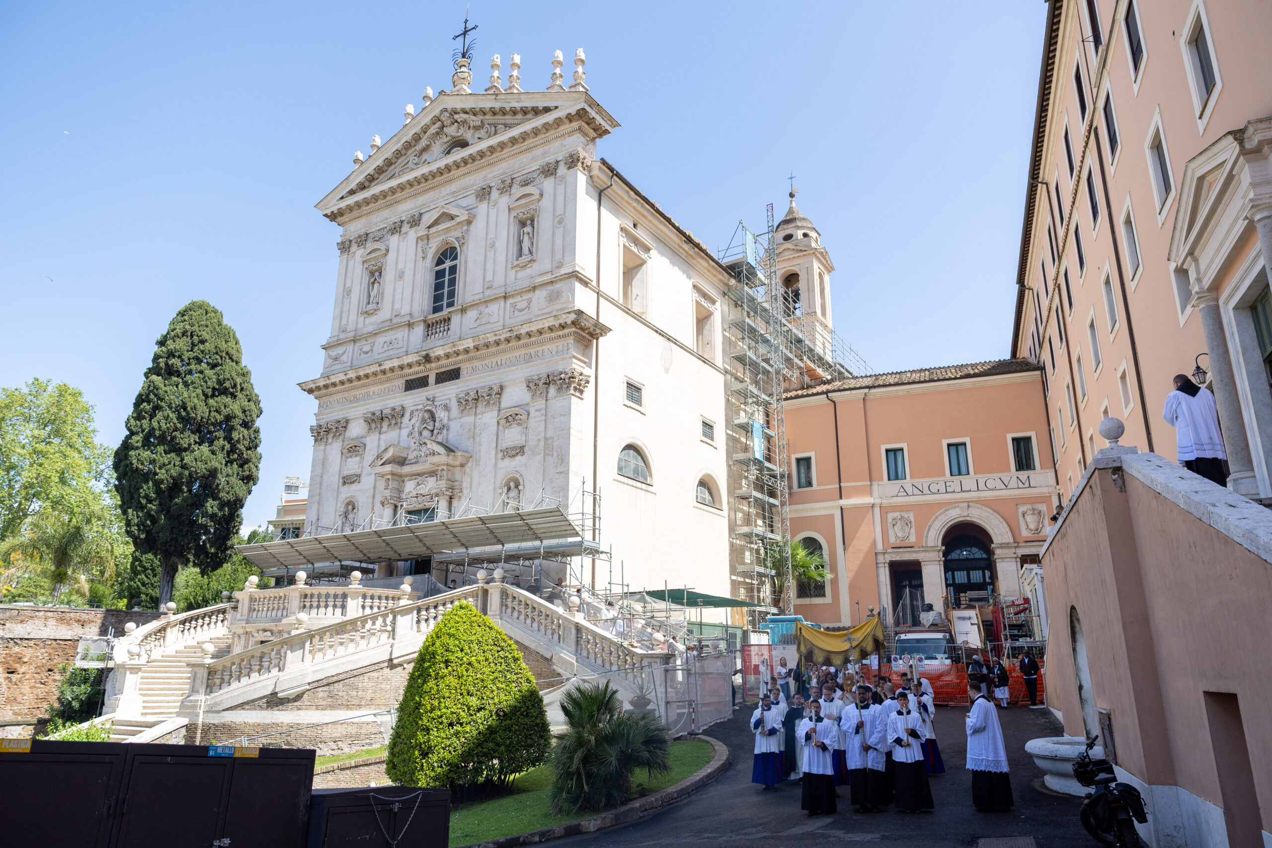 Popes’ alma mater in Rome celebrates 25 years of Eucharistic adoration