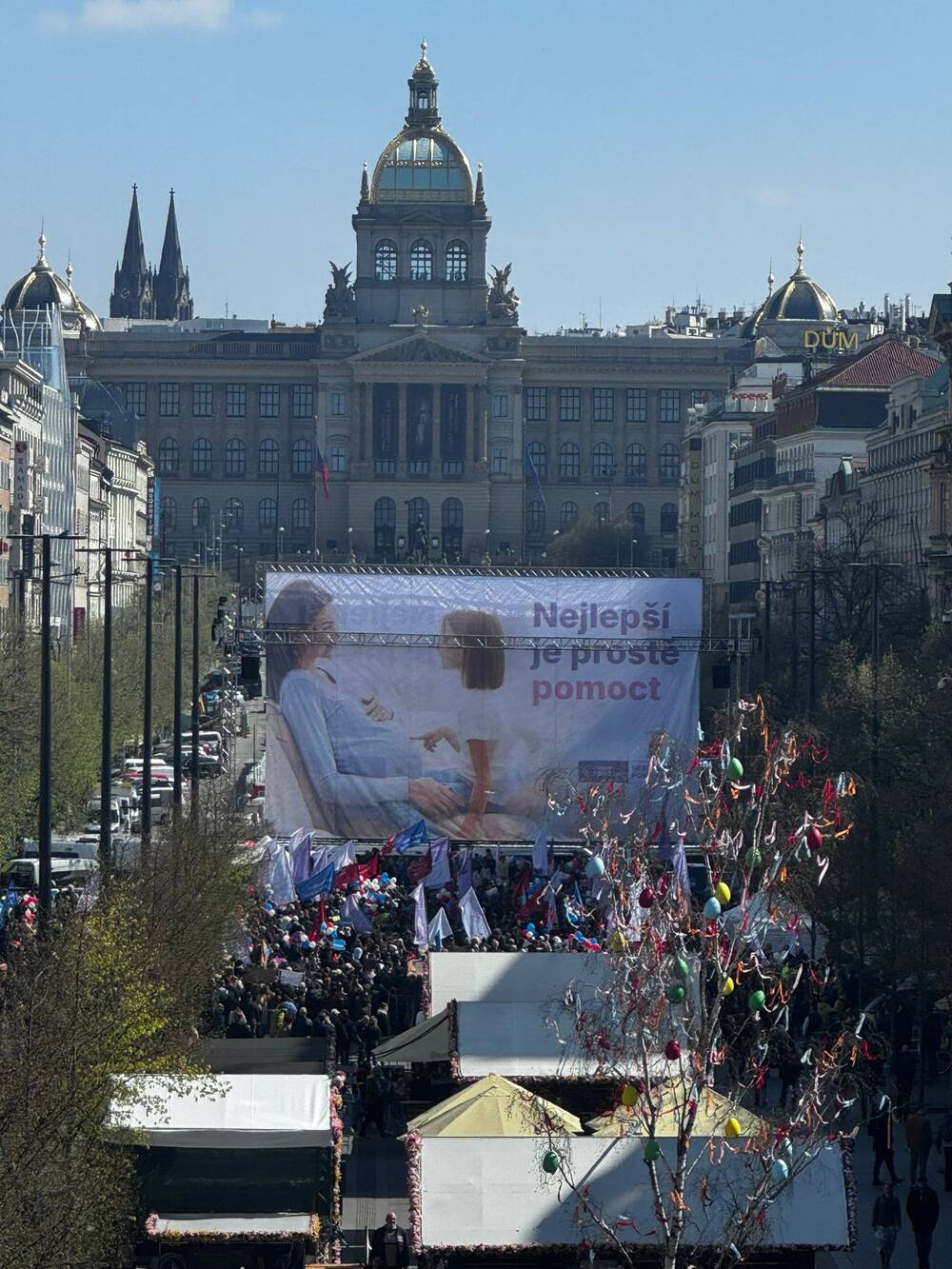 Thousands march for life in Prague amid police restrictions and pro-abortion protests