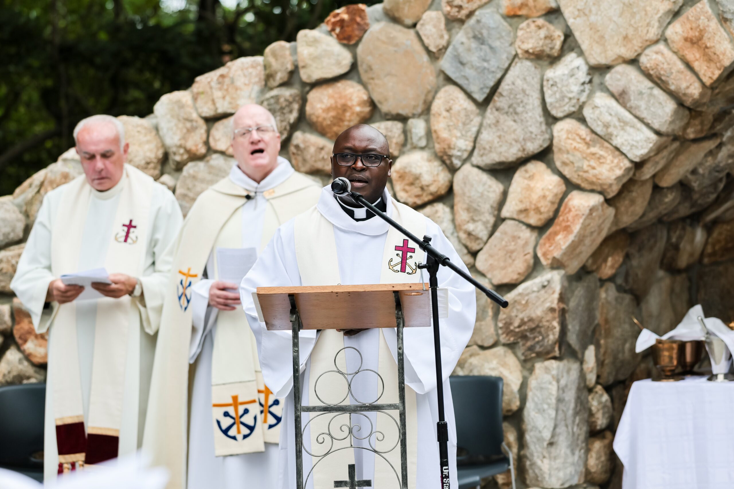 Irish American ‘rosary priest’ who was miraculously healed entombed near Boston