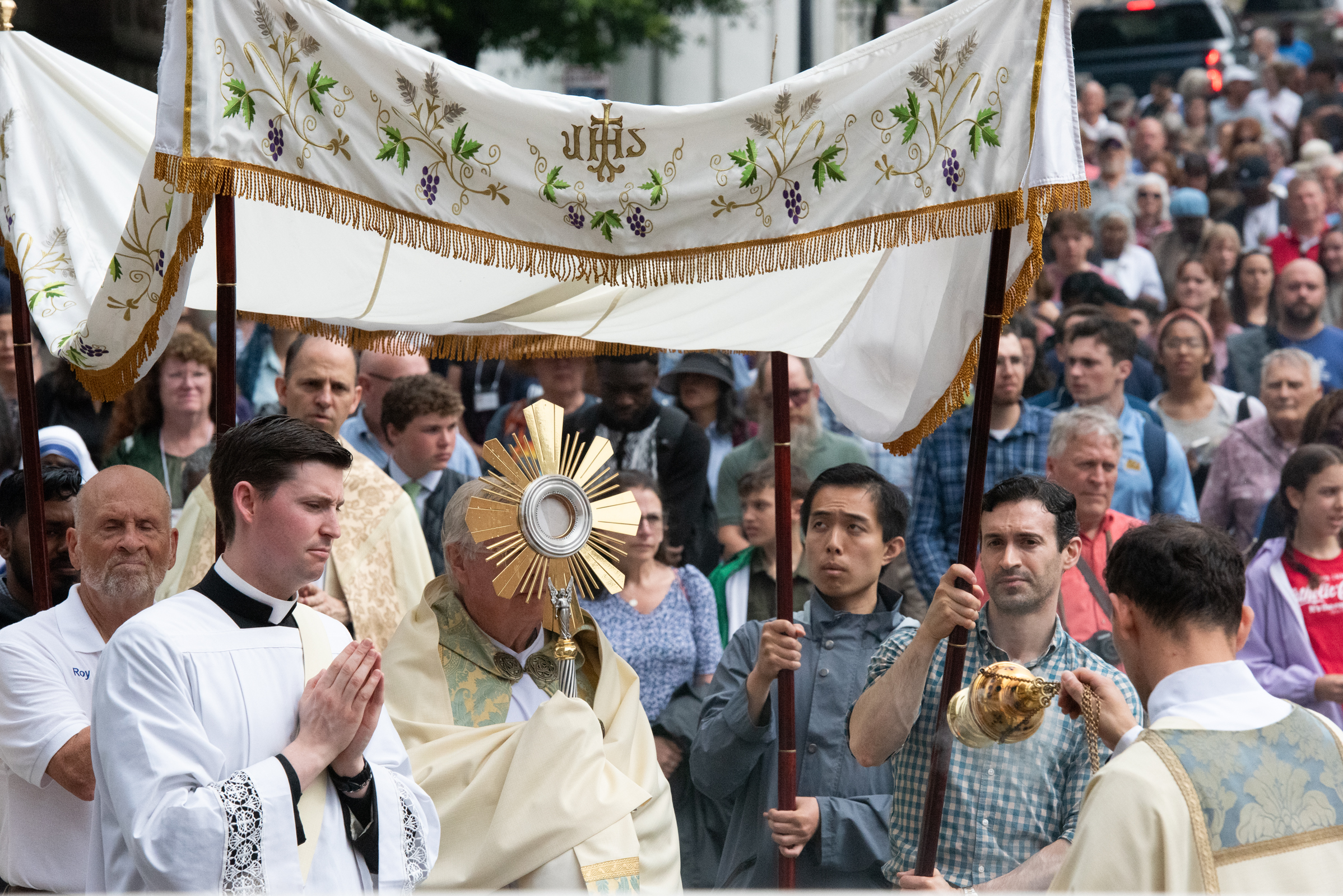 Members of the Knights of Columbus participate in a Eucharistic procession at Washington Monument Place in Baltimore, Maryland, June 10, 2026. | Credit: Jeffrey Bruno/EWTN News