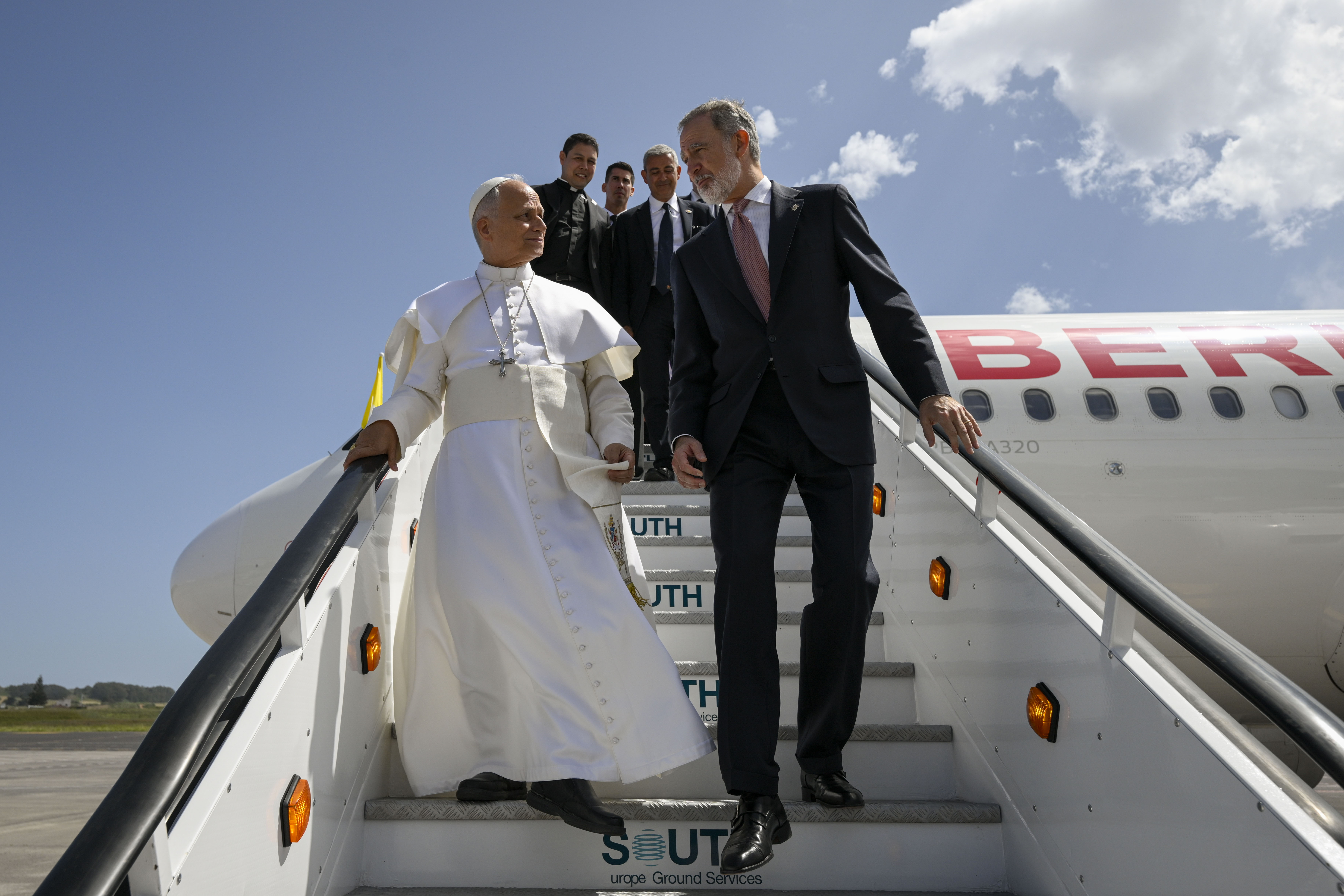 Pope Leo XIV leaves the plane he was to take back to Rome on June 12, 2026, from Tenerife, Spain. A malfunction on the plane forced the Holy Father to depart the aircraft unexpectedly. | Credit: Vatican Media