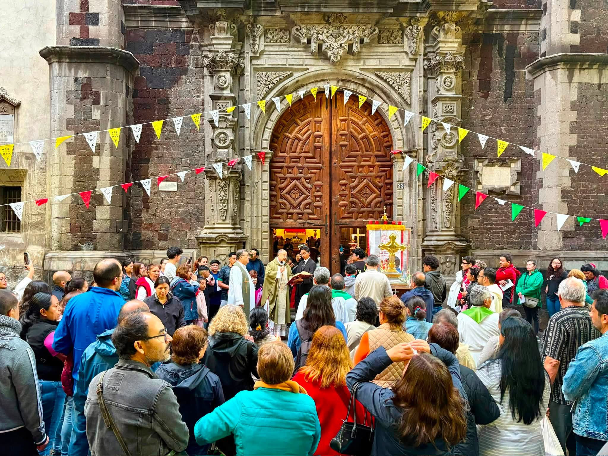 2 historic churches in Mexico City reopen almost 9 years after earthquake damage